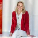 Logo van IN door Leonore Nieuwmeijer